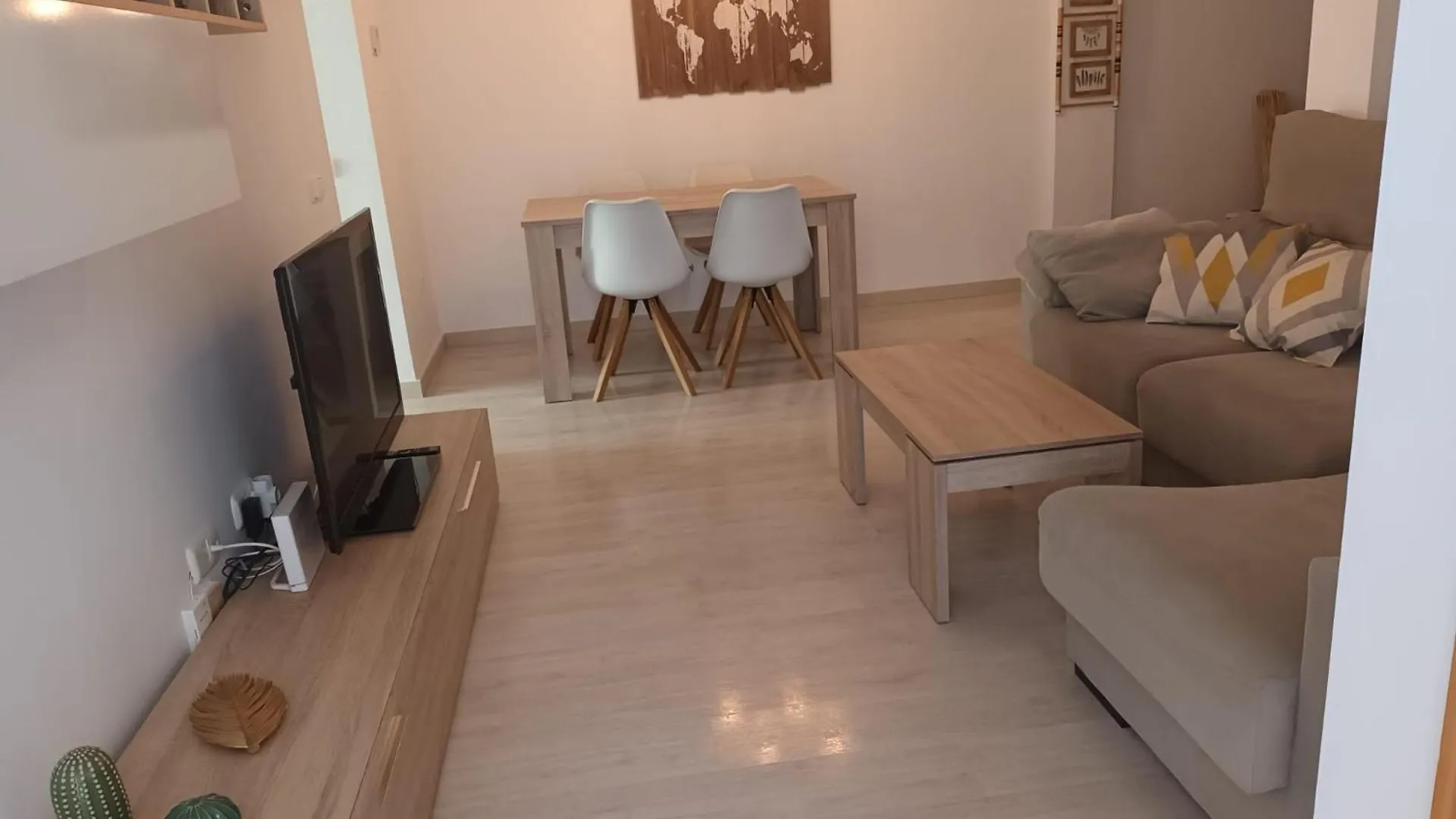 Torrequebrada Del Mar Holidays ベナルマデナ